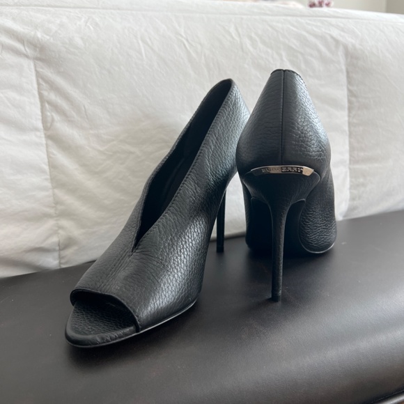 Burberry open toed black heels - Picture 2 of 2